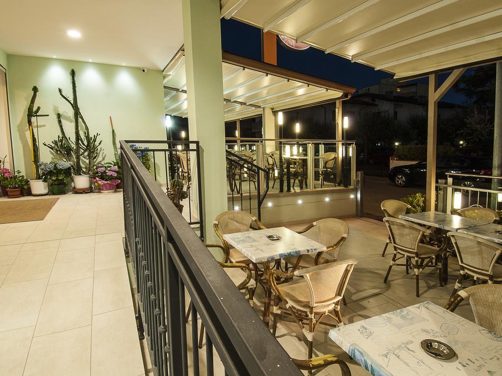 Hotel Bahamas Lido Di Savio Εξωτερικό φωτογραφία