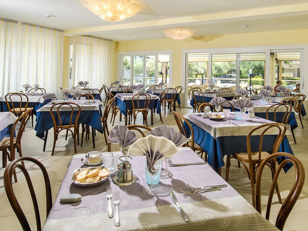 Hotel Bahamas Lido Di Savio Εξωτερικό φωτογραφία