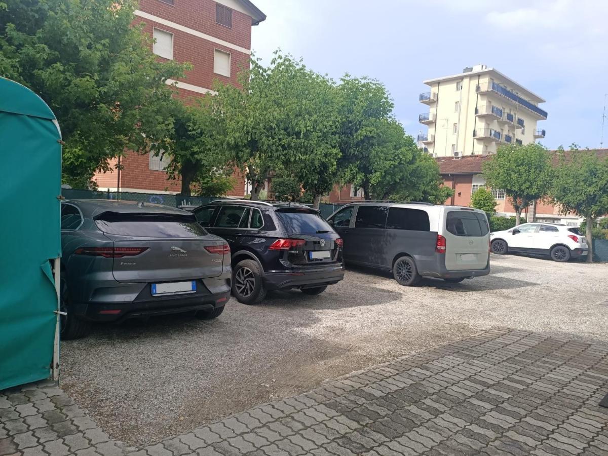 Hotel Bahamas Lido Di Savio Εξωτερικό φωτογραφία